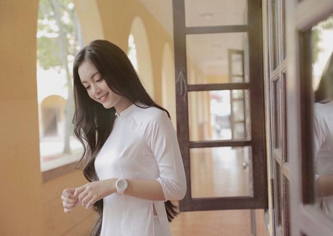 Những thiếu nữ Việt xinh đẹp, nổi tiếng sau 1 đêm nhờ mặc áo dài trắng - Hình 7
