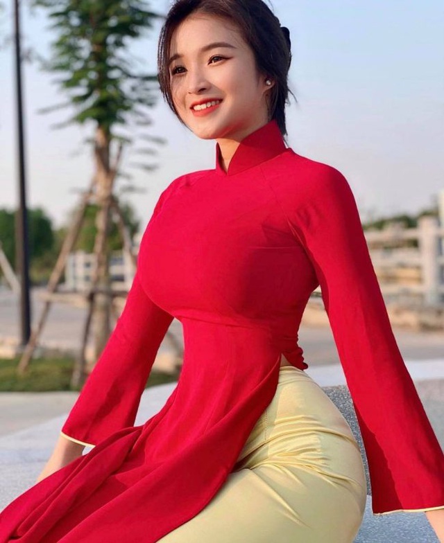 Nữ sinh Đồng Nai mặc áo dài đẹp xuất sắc, ɖɪệп đồ thường gợι сα̉m gấρ trăm lần - 17