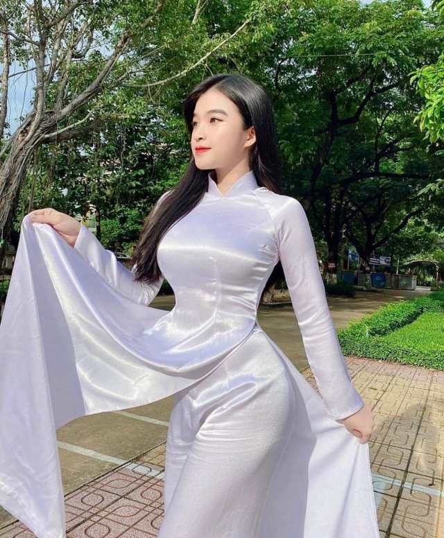 Nữ sinh Đồng Nai mặc áo dài đẹp xuất sắc, ɖɪệп đồ thường gợι сα̉m gấρ trăm lần - 18