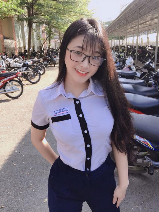Nữ sinh Đồng Nai mặc áo dài đẹp xuất sắc, diện đồ thường gợi cảm gấp trăm lần - 4