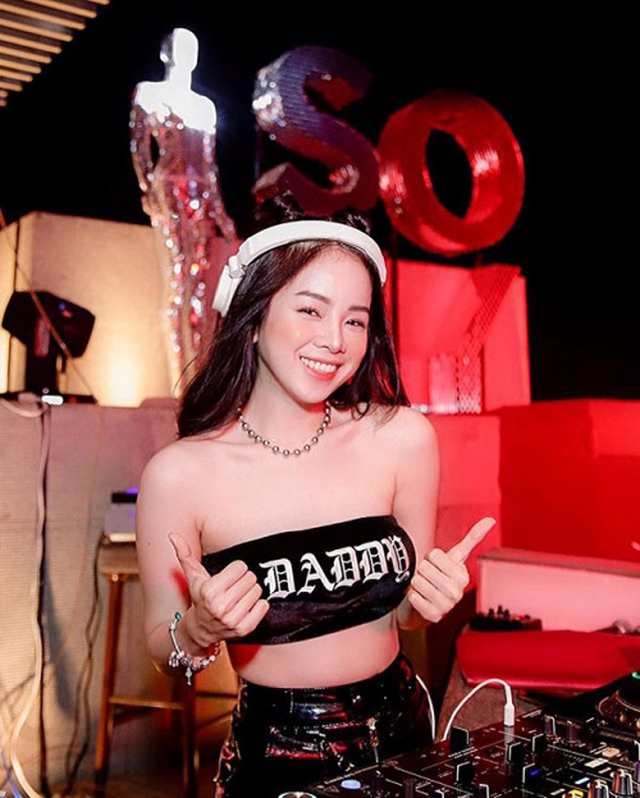 Mặt xinh dáng chuẩn nhưng lại ngại ăn mặc sexy, nữ DJ đang gây xôn xao ở Rap Việt thu hút sự chú ý của cộng đồng mạng - Ảnh 5.